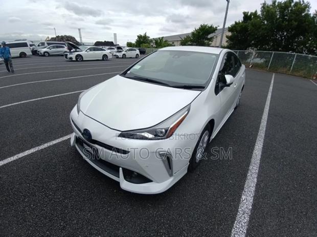 Toyota Prius 2021 Pearl