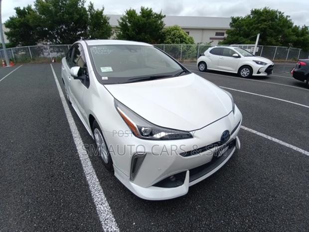 Toyota Prius 2021 Pearl