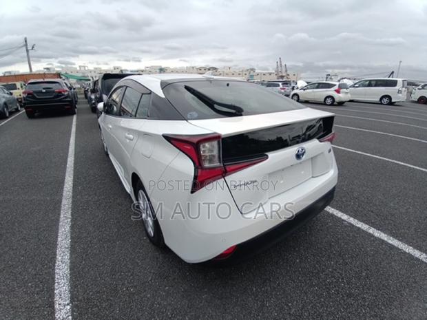 Toyota Prius 2021 Pearl