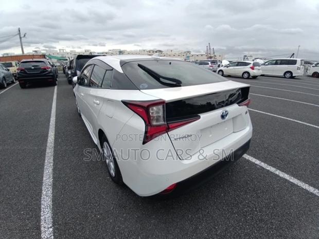 Toyota Prius 2021 Pearl