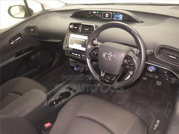 Toyota Prius 2021 Pearl