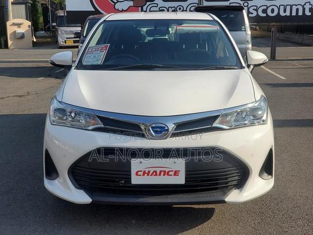 Toyota Corolla Fielder 1.5 Hybrid FWD 2021 White