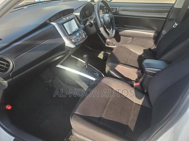 Toyota Corolla Fielder 1.5 Hybrid FWD 2021 White