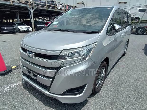 Toyota Noah 1.8 FWD Hybrid (7 Seater) 2021 Silver