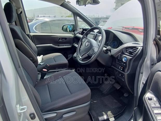 Toyota Noah 1.8 FWD Hybrid (7 Seater) 2021 Silver