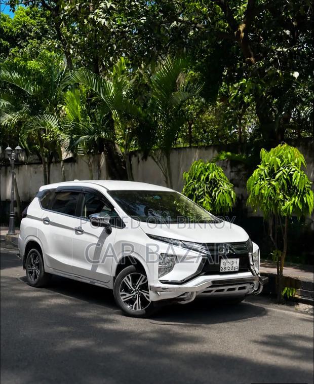Mitsubishi Xpander Cross 2021 White
