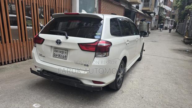 Toyota Corolla Fielder 2017 Pearl