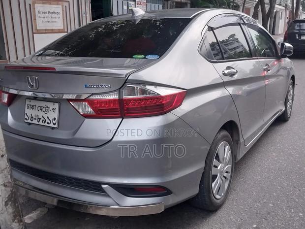 Honda Grace 2018 Silver