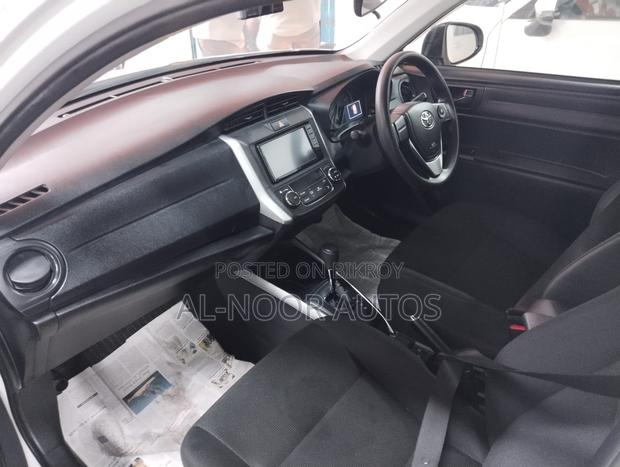 Toyota Corolla Fielder 1.5 Hybrid FWD 2021 White