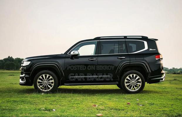 Toyota Land Cruiser LC300 2021 Black
