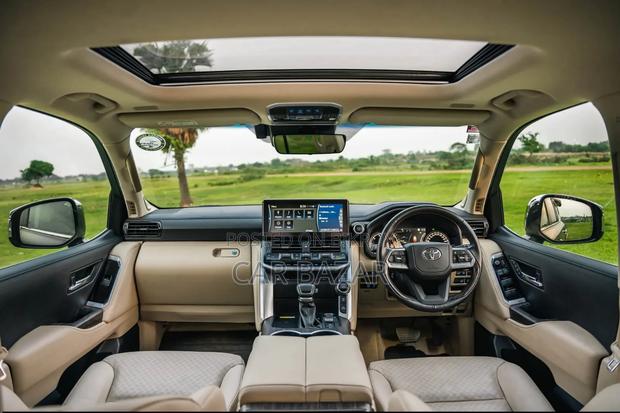 Toyota Land Cruiser LC300 2021 Black