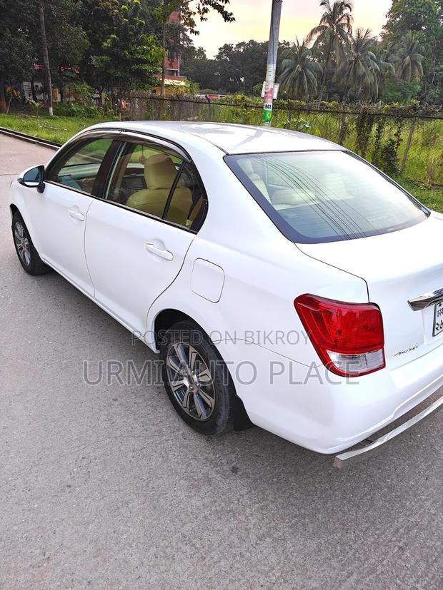 Toyota Axio 2012 Pearl