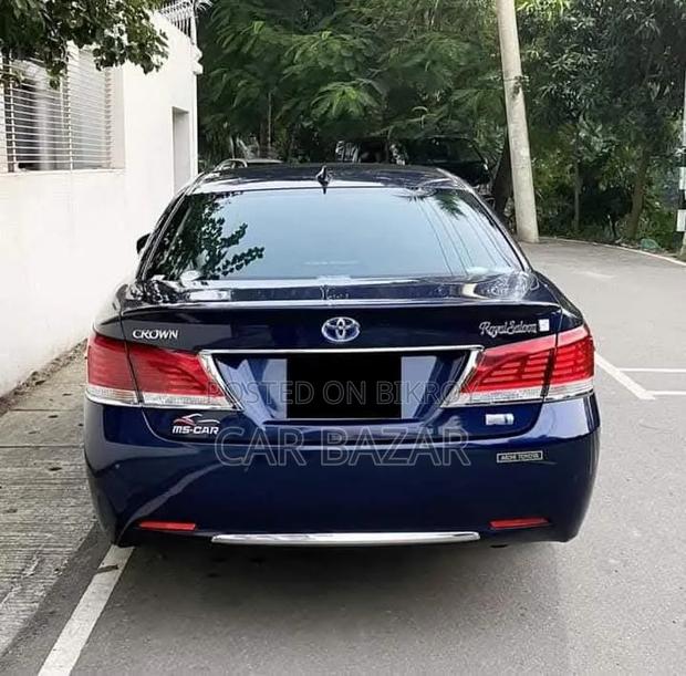 Toyota Crown 2016 Blue