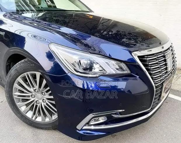Toyota Crown 2016 Blue