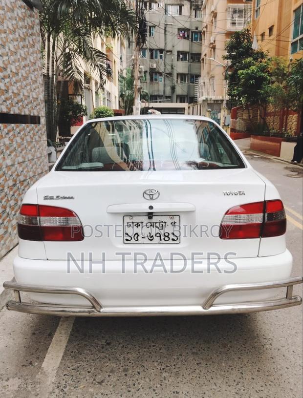 Toyota Corolla 1998 White