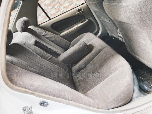 Toyota Corolla 1998 White