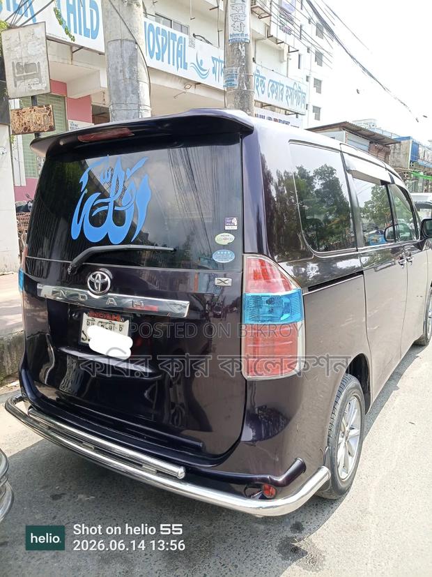 Toyota Noah 2007 Maroon