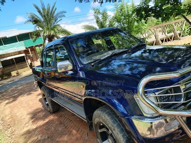 Toyota Hilux 1995 Blue