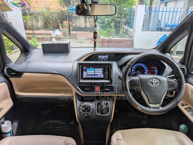Toyota Noah 2014 Maroon