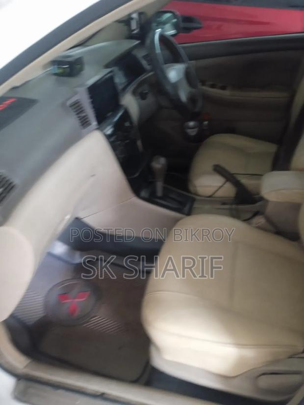 Toyota Corolla 2004 White