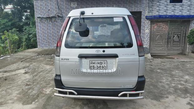 Toyota Noah 2004 Silver