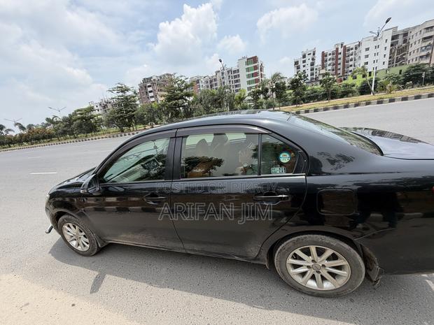 Toyota Axio 2013 Black