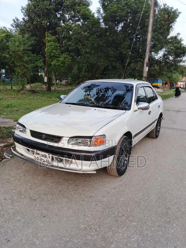 Toyota Corolla 1995 White