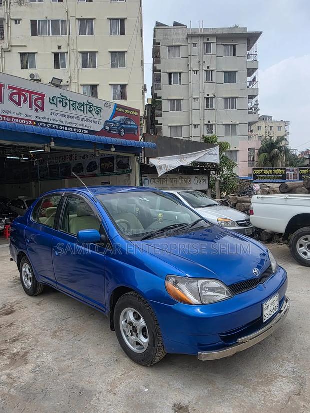 Toyota Platz 2000 Blue