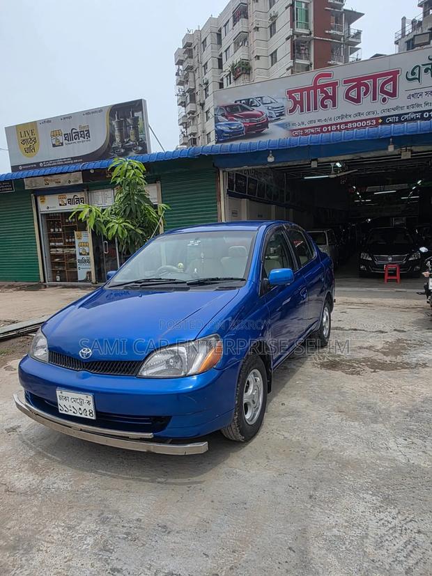 Toyota Platz 2000 Blue