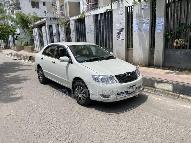 Toyota Corolla 2000 Pearl