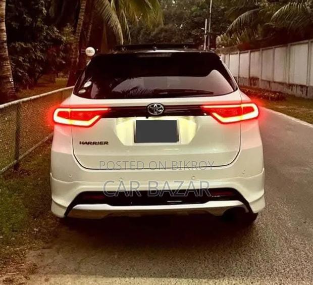 Toyota Harrier 2.0 4WD 2018 Pearl