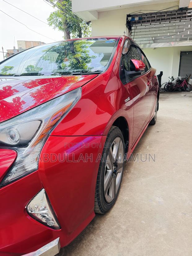 Toyota Prius 4dr Hatchback (1.8L 4cyl Gas/Electric Hybrid CVT) 2016 Red