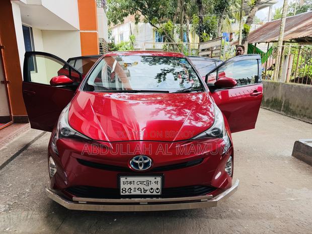 Toyota Prius 4dr Hatchback (1.8L 4cyl Gas/Electric Hybrid CVT) 2016 Red