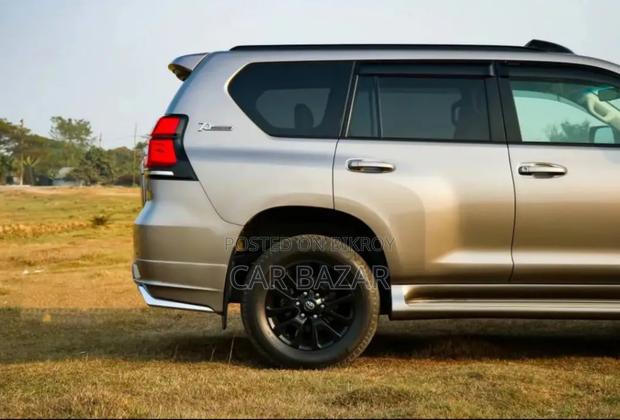 Toyota Land Cruiser Prado 2.7 2022 Brown