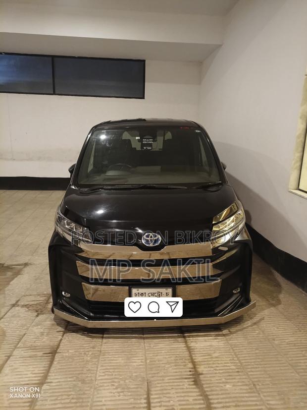 New Toyota Noah 2022 Black