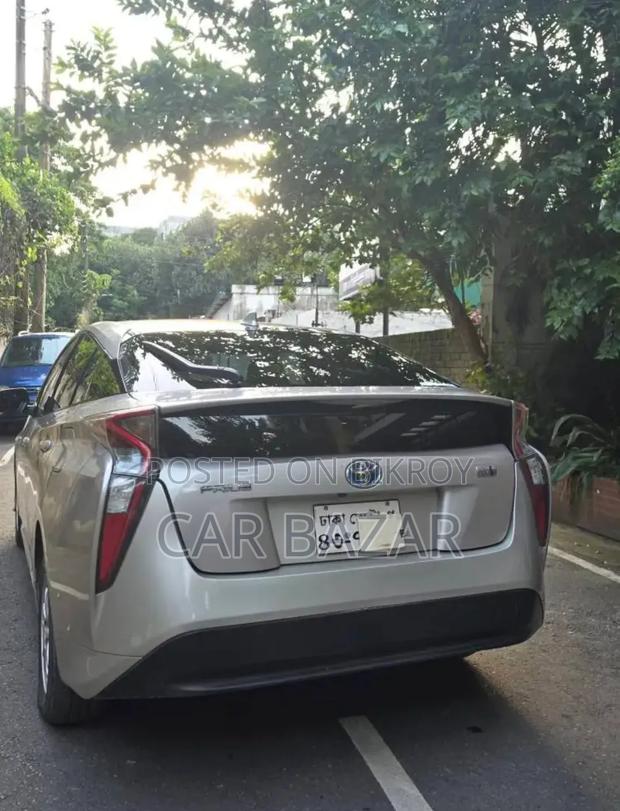 Toyota Prius Four Touring 2018 Gold