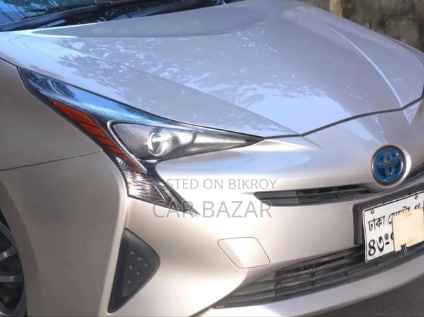 Toyota Prius Four Touring 2018 Gold