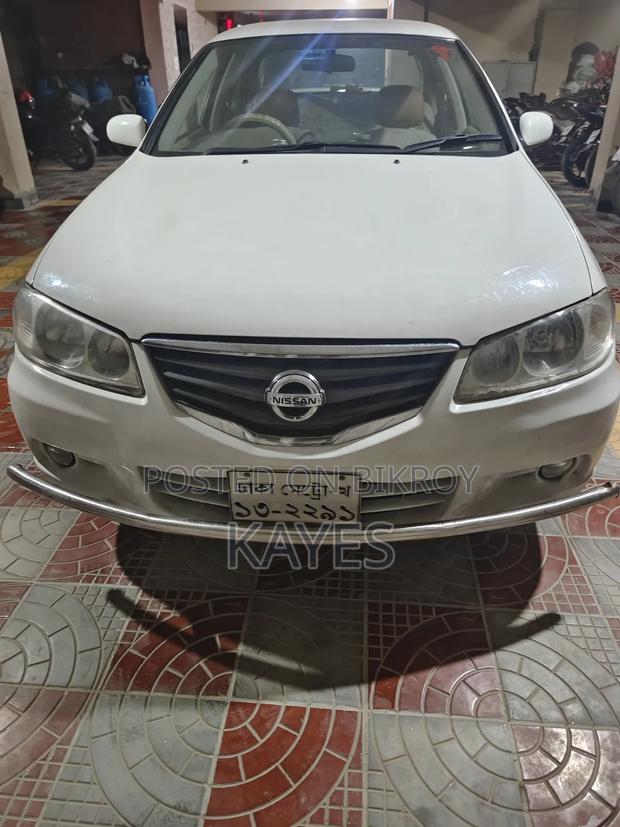Nissan Sunny 2012 White