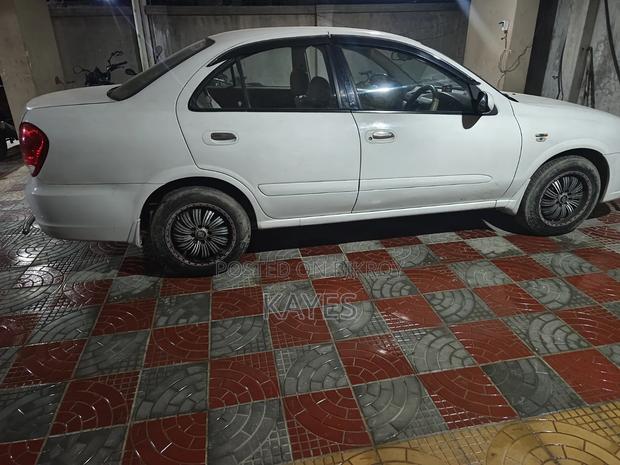 Nissan Sunny 2012 White
