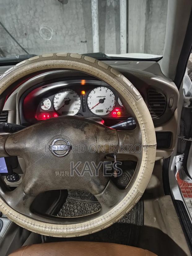 Nissan Sunny 2012 White