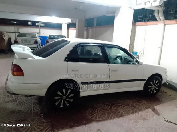 Toyota Corolla 1997 White