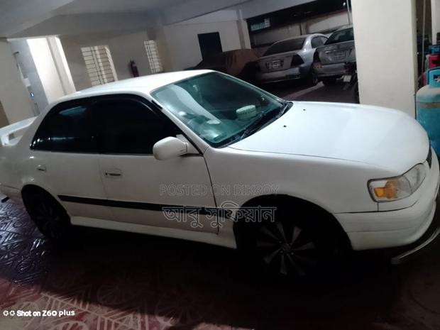 Toyota Corolla 1997 White