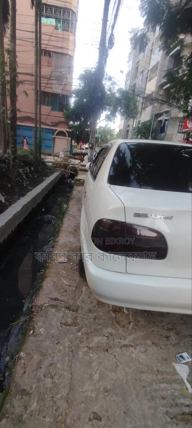 Toyota Corolla 1999 Pearl