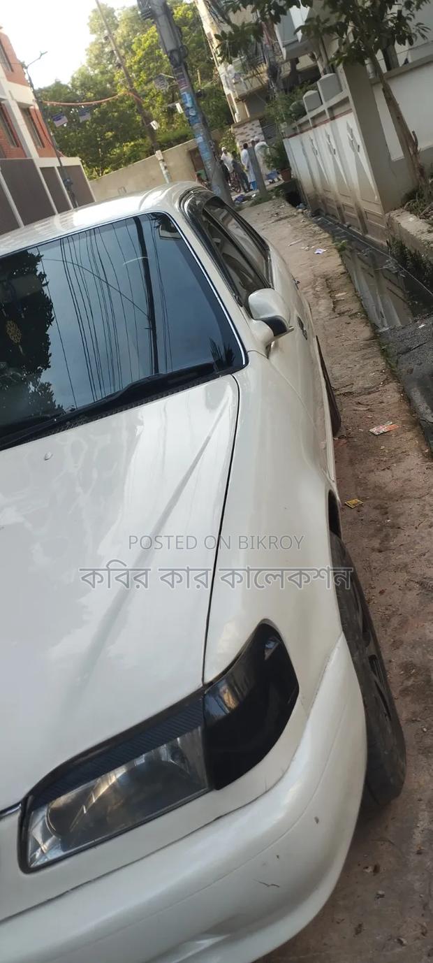 Toyota Corolla 1999 Pearl