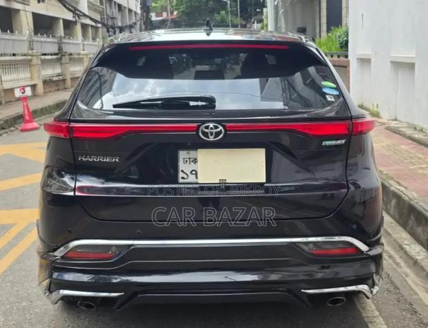 Toyota Harrier 2.0 2021 Black
