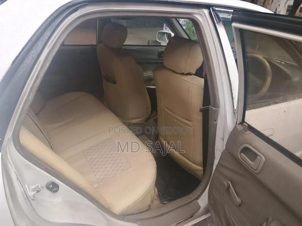 Toyota Corolla 2000 White