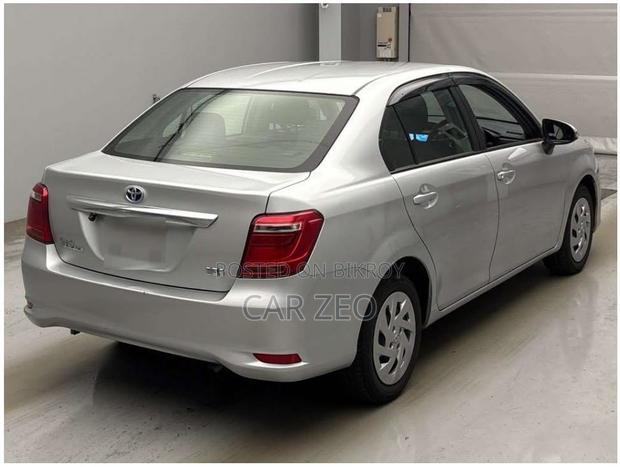 Toyota Axio 2021 Silver