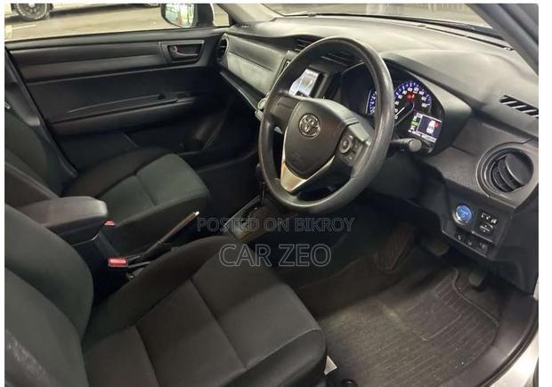 Toyota Axio 2021 Silver