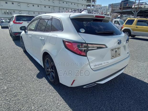 Toyota Corolla Touring WxB 2021 Pearl