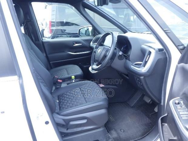 Toyota Voxy Hybrid S-Z 2WD 7-Seater 2022 Pearl
